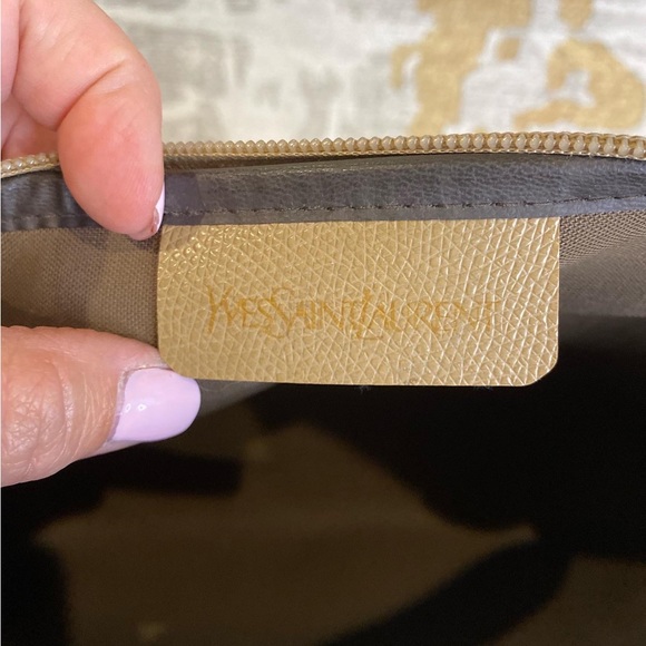 Yves Saint Laurent Giraffe Print Clutch - Picture 6 of 6